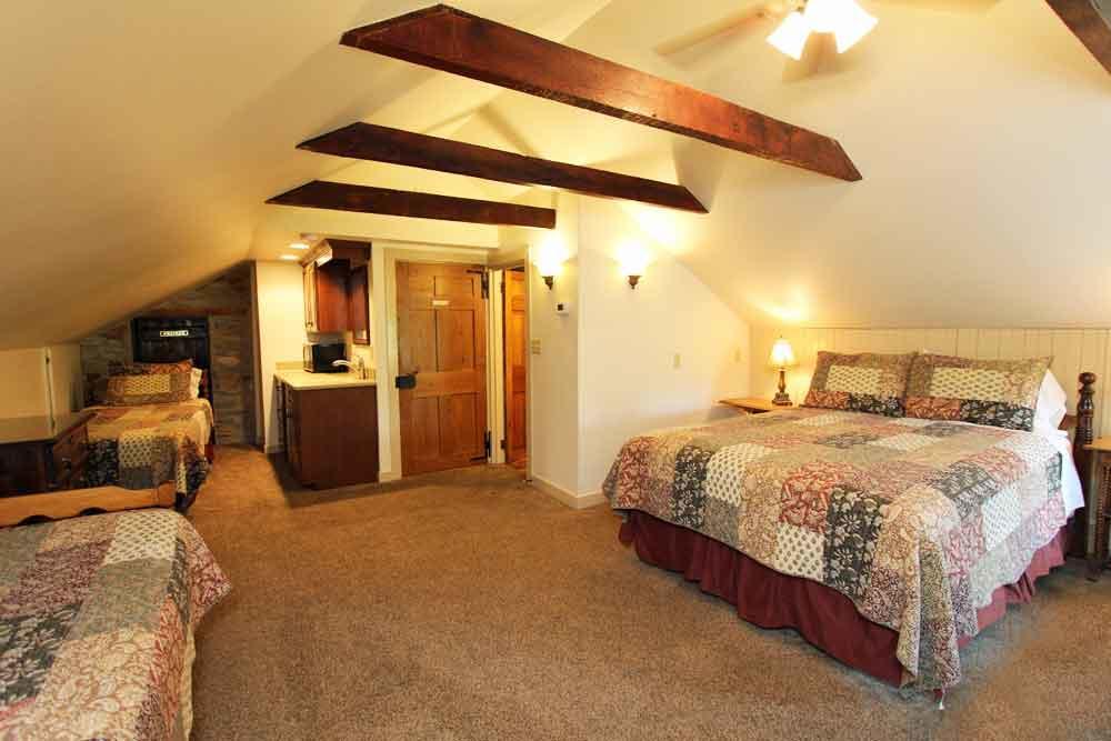 Rocky Acre Farm Bed & Breakfast Mount Joy Exterior photo