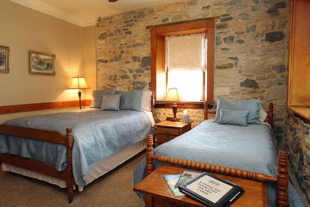 Rocky Acre Farm Bed & Breakfast Mount Joy Exterior photo