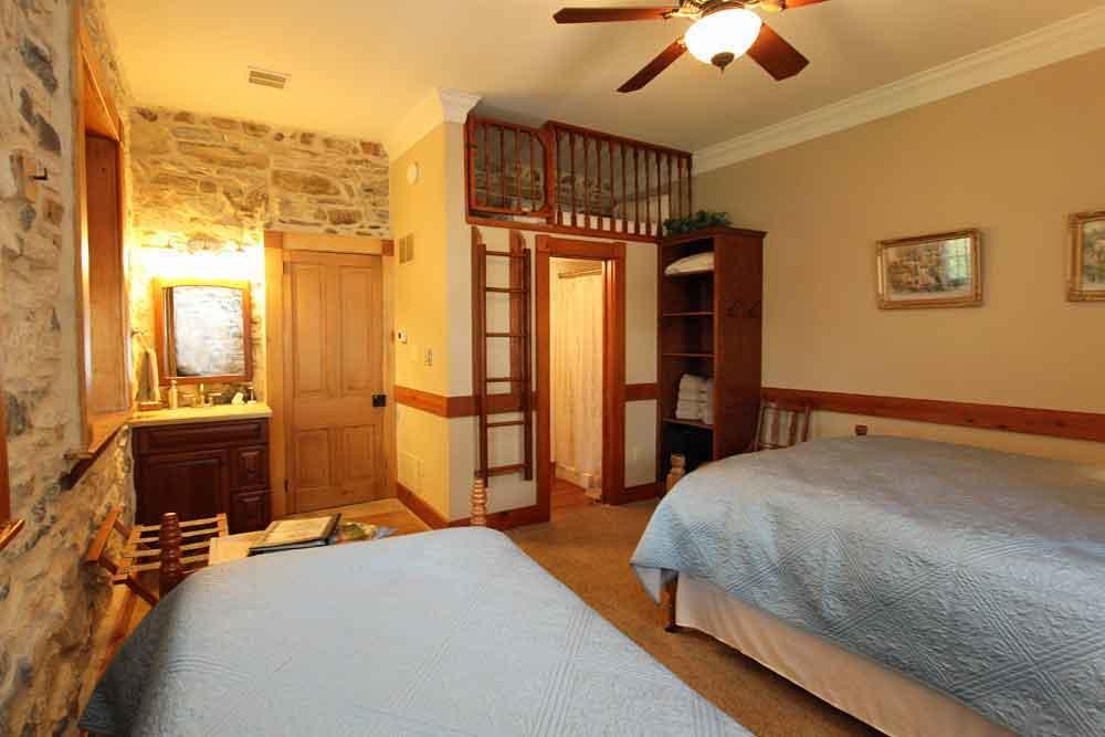 Rocky Acre Farm Bed & Breakfast Mount Joy Exterior photo