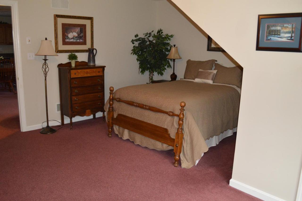 Rocky Acre Farm Bed & Breakfast Mount Joy Exterior photo